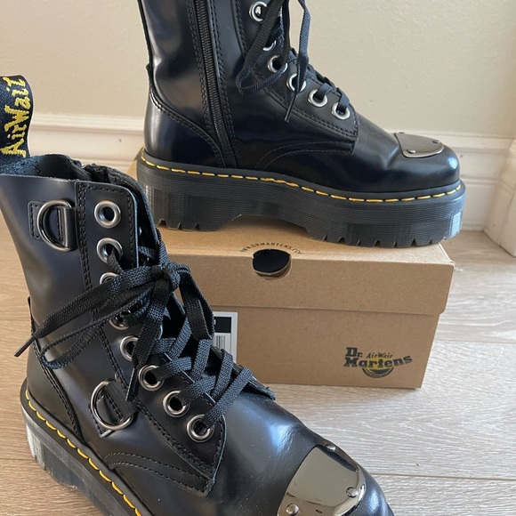 Dr. Martens Jadon Alt Black Leather Boots with Steel Toe - Picture 8 of 11